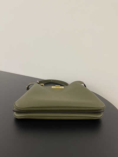 フェンディバッグ着用イメージ